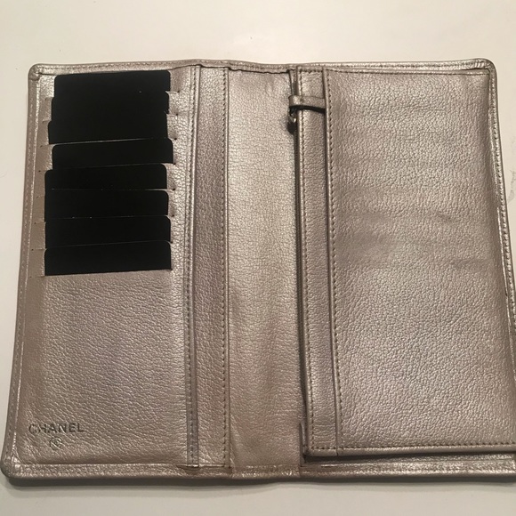 Chanel Camellia Lambskin Bifold Long Wallet - Picture 3 of 8